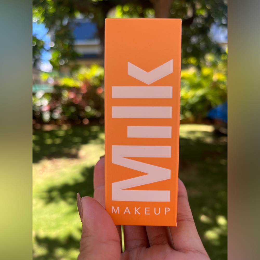 MILK MAKEUP Cloud Glow Foam Brightening Primer